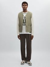 Les Deux Quilted Technical Gilet in Green | Reiss USA