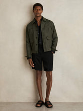 Side-Adjuster Tailored Shorts in Black | Reiss US