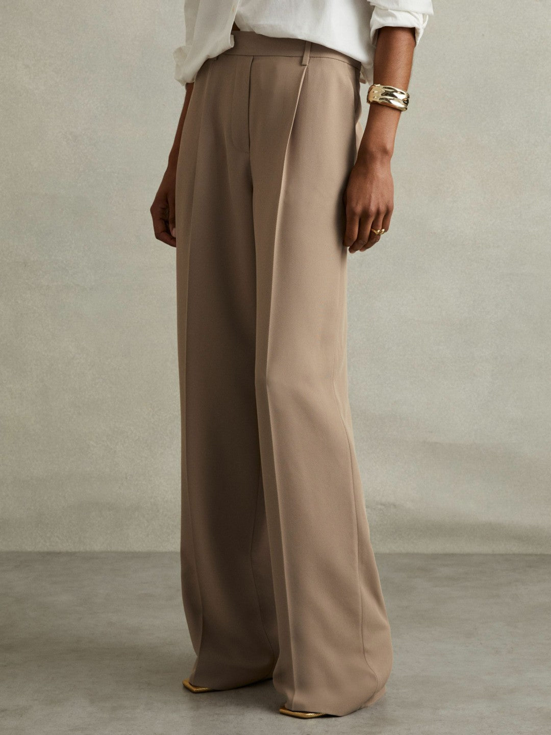 Petite Elasticated-Waist Wide-Leg Twill Trousers in Mink Neutral | Reiss Sale
