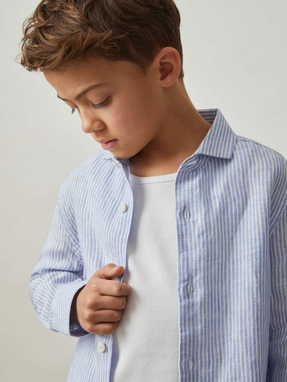 13-14 yrs Linen Cutaway Collar Shirt in Blue/White Stripe | Reiss Near Me