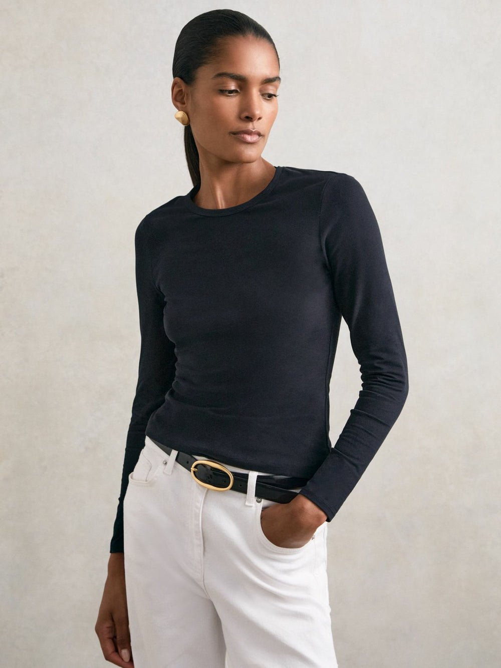 Cotton Crew-Neck Long-Sleeve T-Shirt With Stretch in Black | Reiss USA