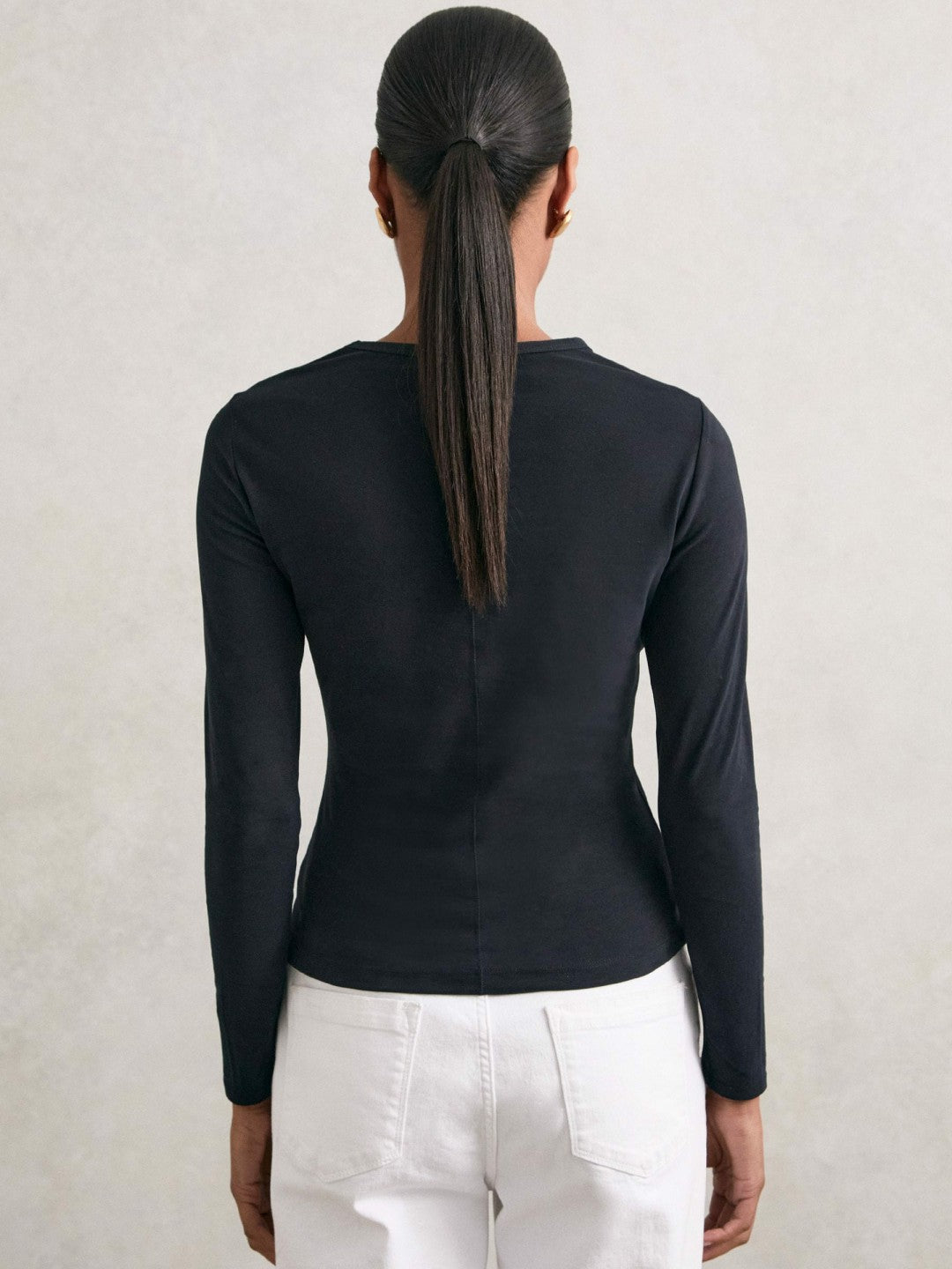 Cotton Crew-Neck Long-Sleeve T-Shirt With Stretch in Black | Reiss USA