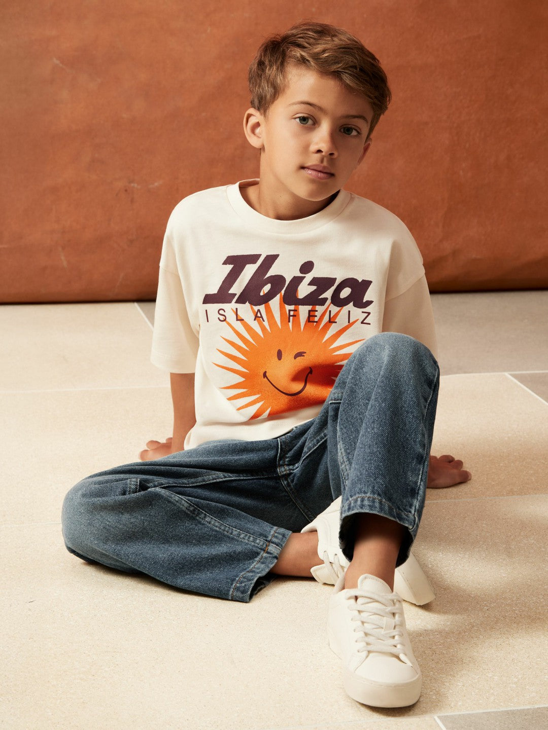 9-13 yrs SmileyWorld Sun Motif T-Shirt in Off White | Reiss For Sale